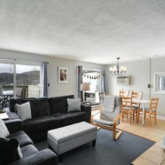 Mountainside Hideaway - under 4 miles to Stowe Mountain Resort!