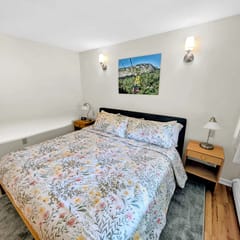 Cozy Stowe condo - close to skiing!