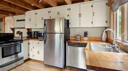 4BR Vermont Cabin w/ Fireplace, A/C, & Grill