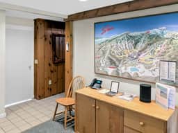 Cozy Stowe condo - close to skiing!