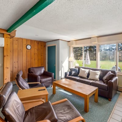 Cozy Stowe Condo w/ Pools, Hot Tub - Close to town