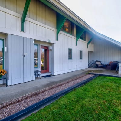 Cozy Stowe Condo w/ Pools, Hot Tub - Close to town