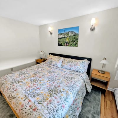 Cozy Stowe Condo w/ Pools, Hot Tub - Close to town