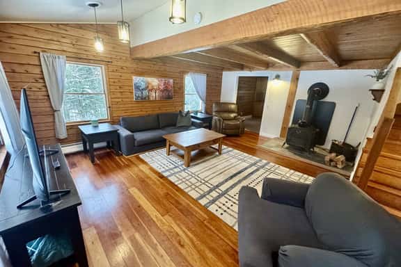 Cozy Log Cabin on the Stowe line! - Image 1
