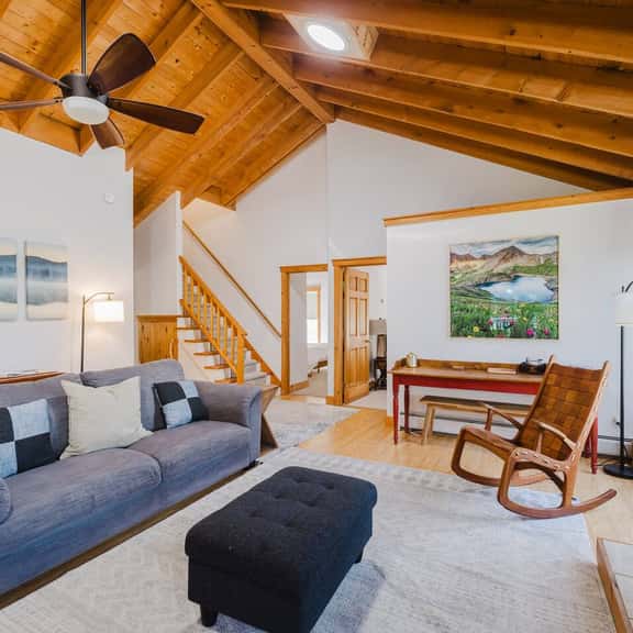 Updated and Spacious 3BR +loft - Image 1