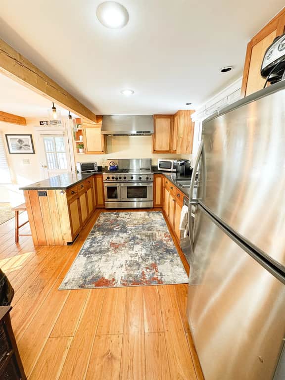 Cozy Farmhouse - Close to skiing!
