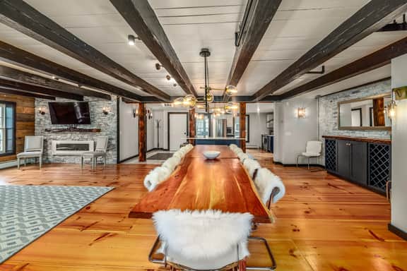 Penthouse on Main in Stowe!