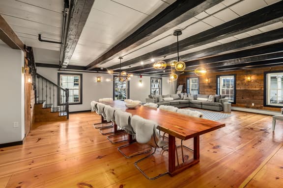 Penthouse on Main in Stowe!