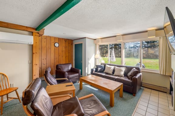Cozy Stowe Condo w/ Pools, Hot Tub - Close to town